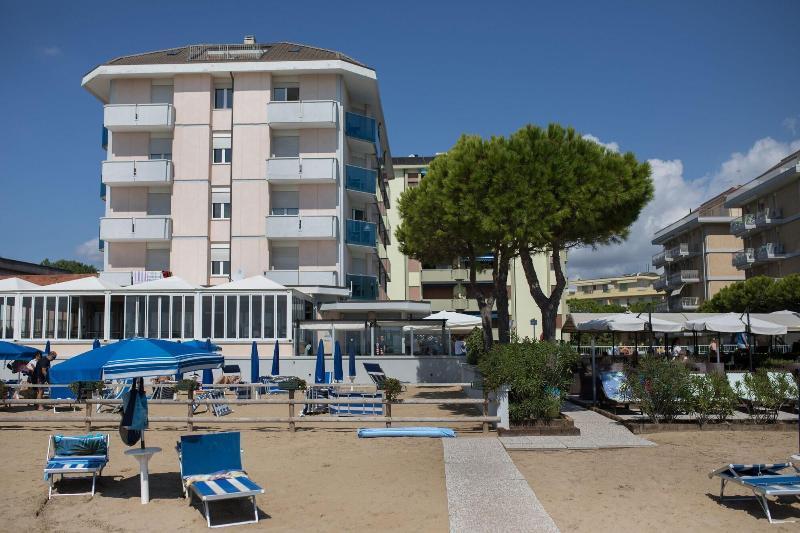 Hotel La Bussola Лідо-ді-Єзоло Екстер'єр фото